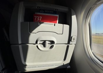 American Airlines readuce ecranele în scaune și extinde clasa premium