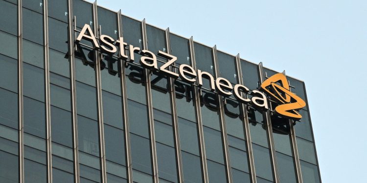 AstraZeneca ar fi explorat o fuziune uriașă cu Bristol Myers Squibb