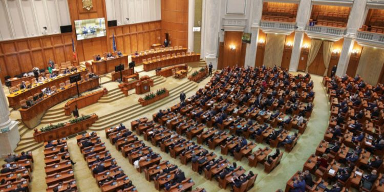 Legea decarbonizării, la vot final: Pîslaru cere respingerea amendamentului PSD-AUR