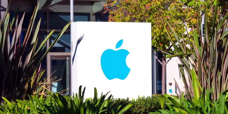 OpenAI ripostează public la procesul intentat de Apple