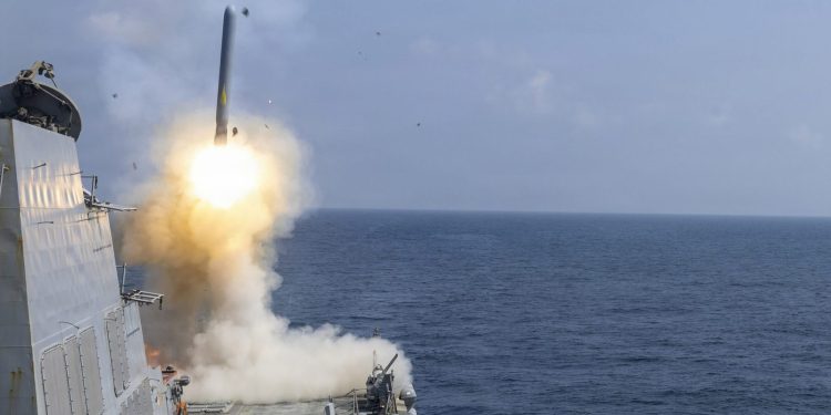 Pentagonul semnează contract de 23 miliarde dolari pentru Tomahawk