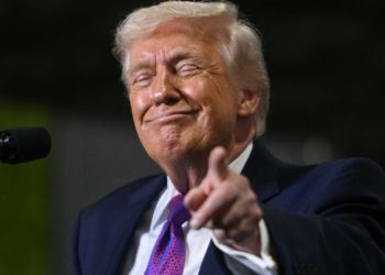 Trump vinde acces rapid la postările sale pentru 100.000 de dolari pe lună