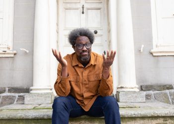 W. Kamau Bell: „Nu plec niciodată fără telefon”